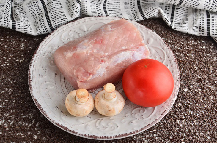 Meat "Accordion" with champignons in the oven - ideal for a festive feast