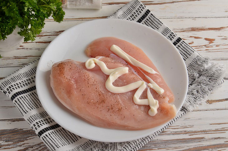 Stuffed chicken breasts with mushrooms - a great dish for a festive table