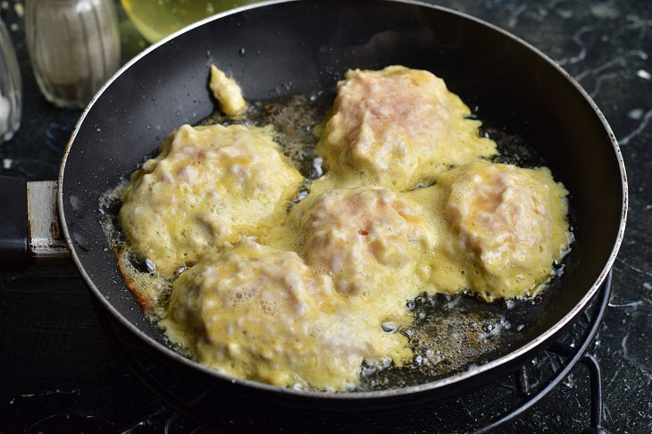 Juicy and tasty Jewish cutlets - a step by step recipe with a photo