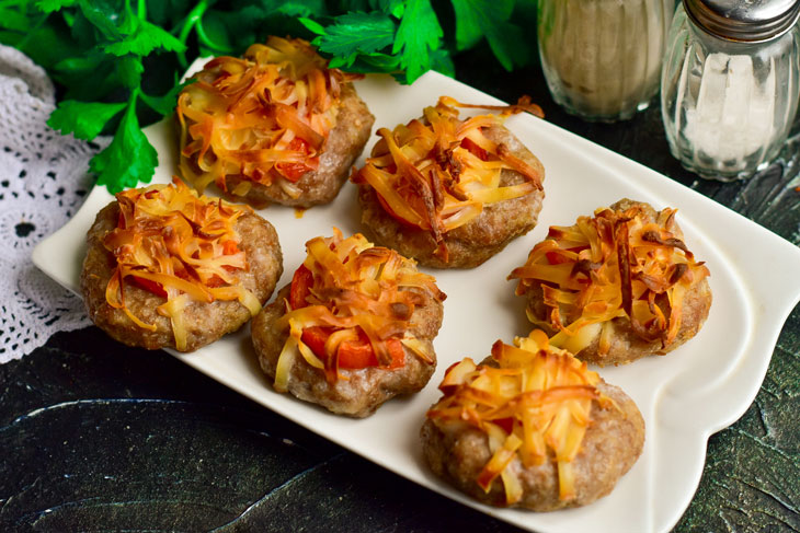 Juicy meat nests with cheese - they will decorate any holiday table