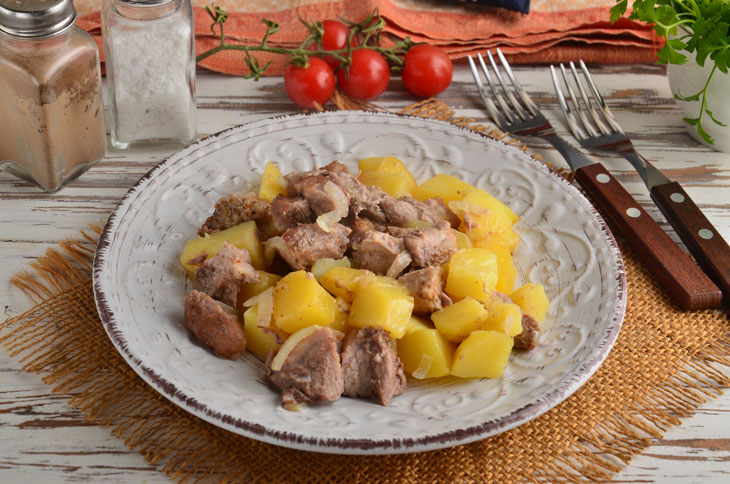 Potatoes with meat in the sleeve - fast and very tasty