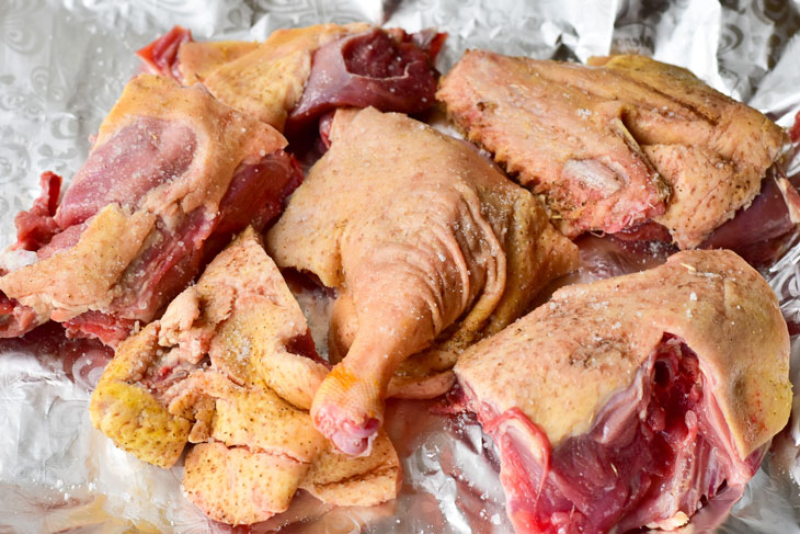 Peking duck in tangerine glaze - your main hit of the New Year's table