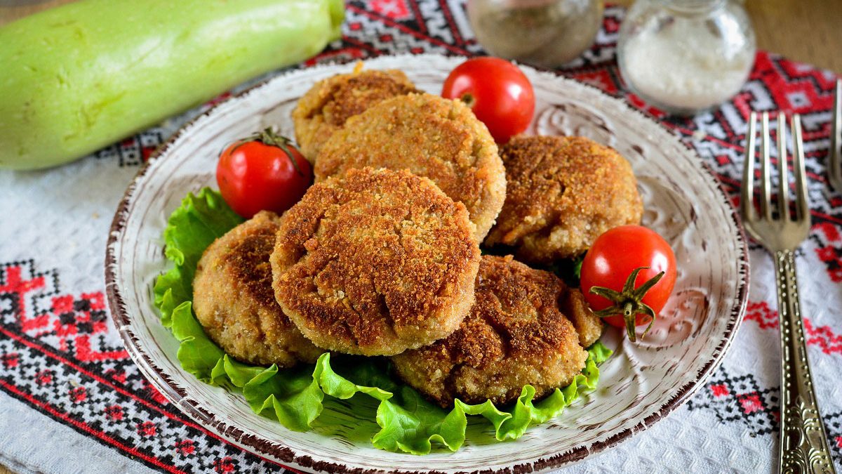 Juicy beef cutlets and zucchini – step by step recipe with photo