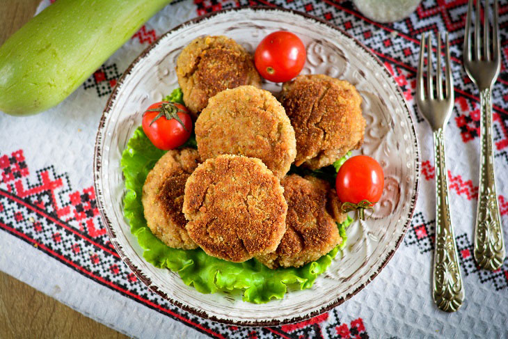 Juicy beef cutlets and zucchini - step by step recipe with photo