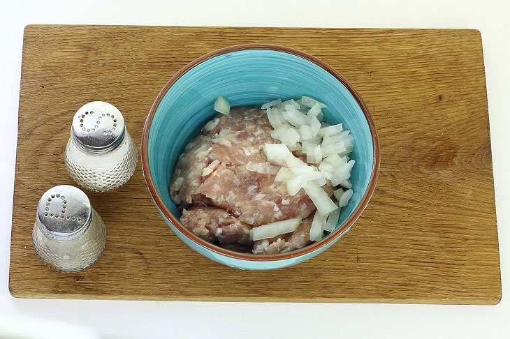 Nests of pasta with minced meat - a simple recipe that will be appreciated by all home