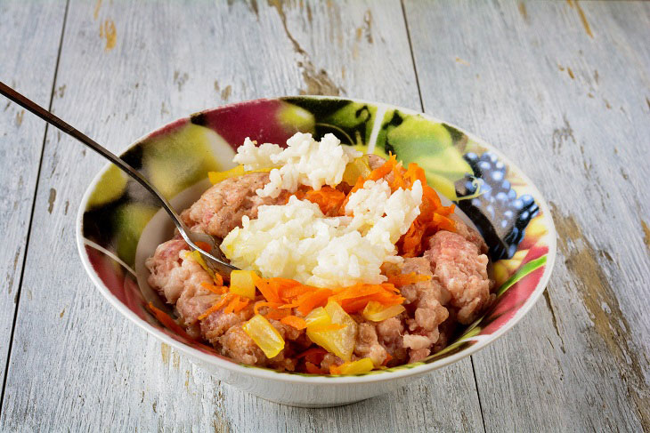 Juicy and fragrant cabbage rolls with meat and rice - a delicious dish for the whole family