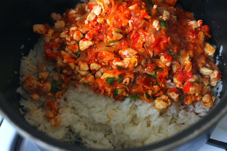 Stuffed peppers with rice, meat and vegetables - when there is no time for complex dishes