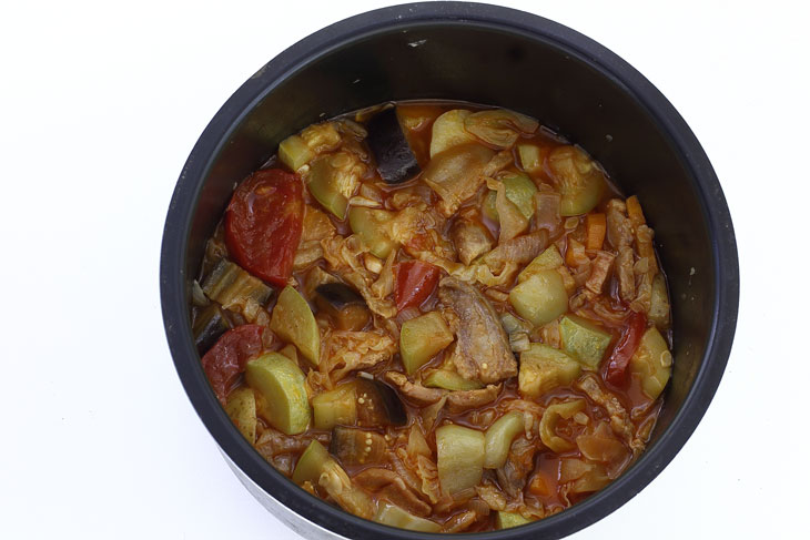 Vegetable stew with turkey - very satisfying and tasty