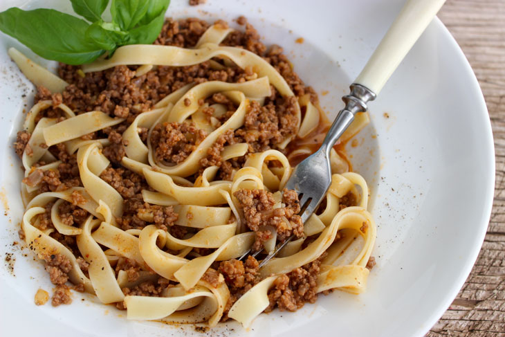 Bolognese sauce - a quick recipe