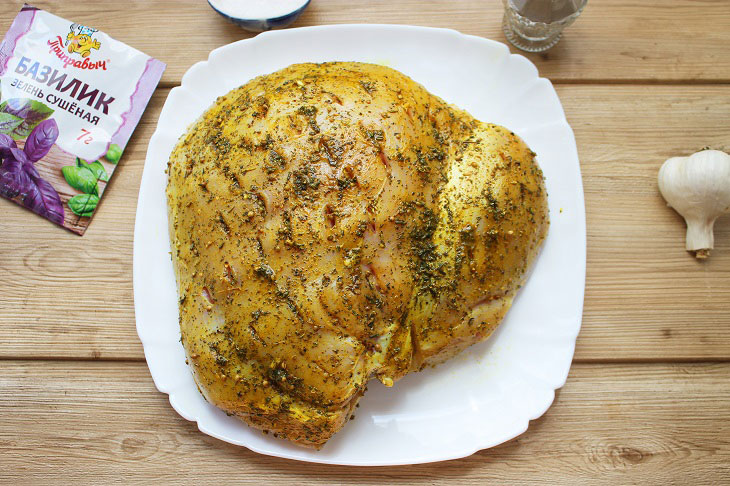 How to cook a juicy turkey in the oven - a simple and delicious recipe