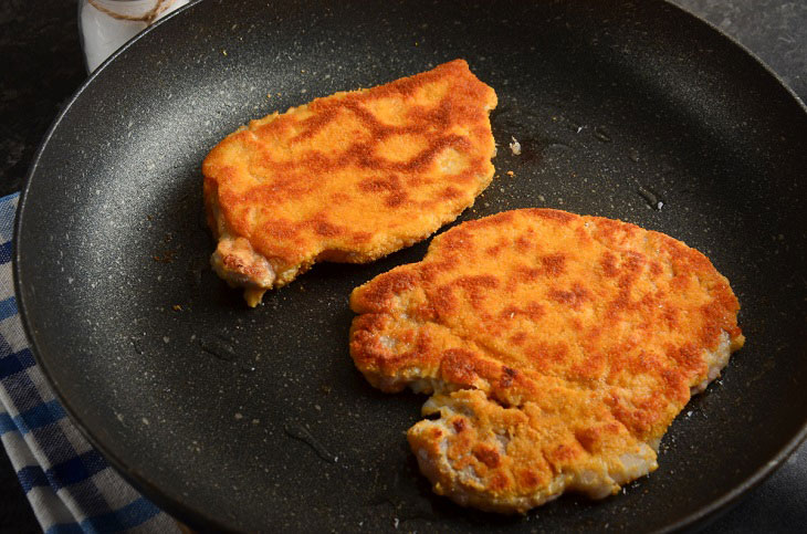 Bavarian schnitzel - tender meat with a crispy crust