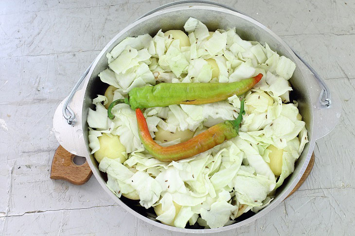 Basma in Uzbek in a cauldron (on the stove) - a hearty and tasty dish