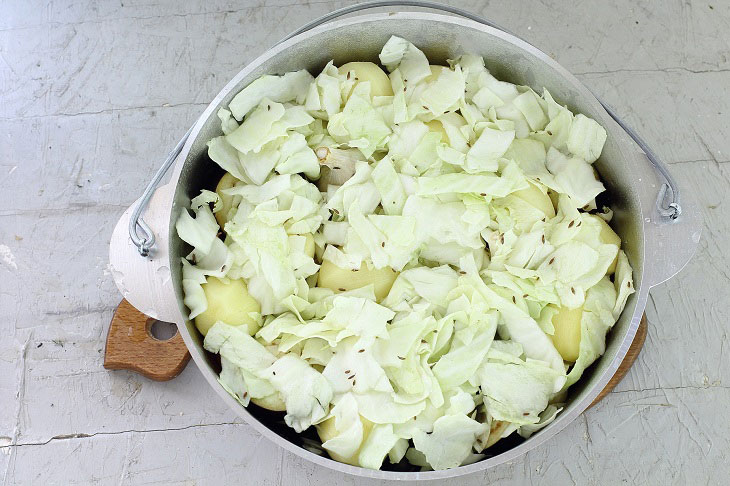 Basma in Uzbek in a cauldron (on the stove) - a hearty and tasty dish