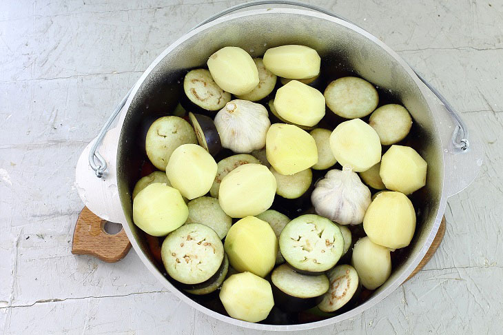 Basma in Uzbek in a cauldron (on the stove) - a hearty and tasty dish