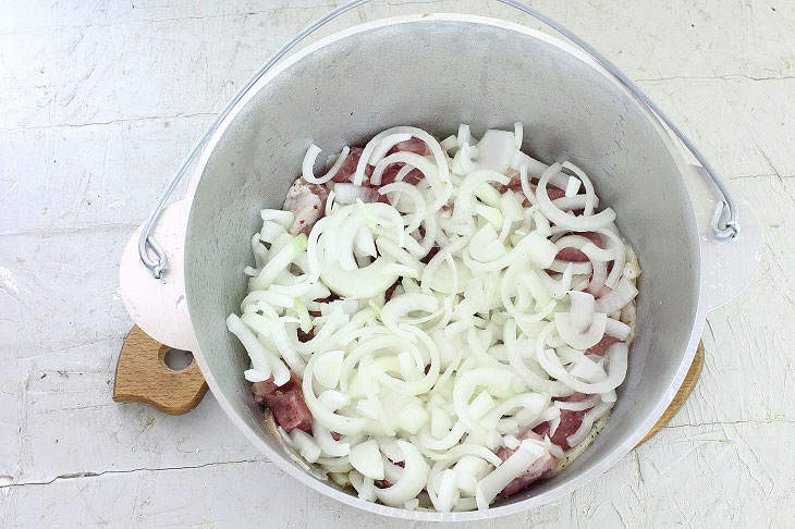 Basma in Uzbek in a cauldron (on the stove) - a hearty and tasty dish