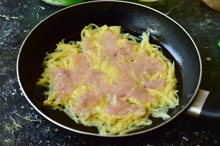 Potato brizoli with minced meat - simple, satisfying and original