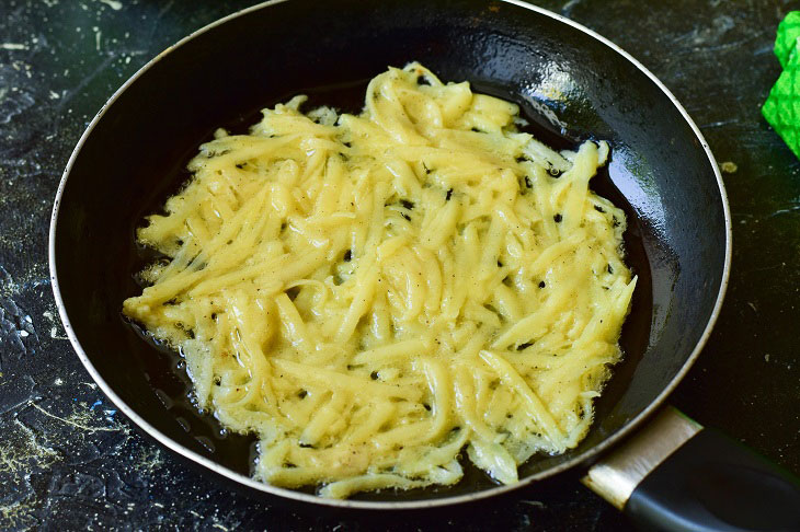 Potato brizoli with minced meat - simple, satisfying and original