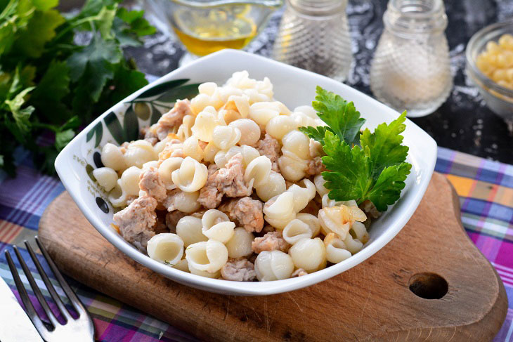 Naval pasta with minced meat - hearty, affordable and tasty