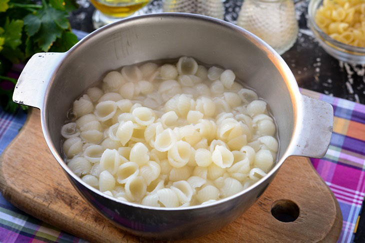 Naval pasta with minced meat - hearty, affordable and tasty