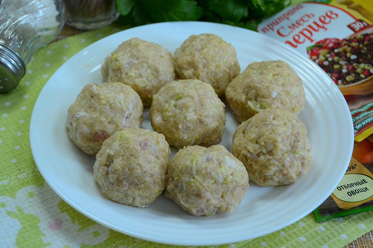 Potato casserole with meatballs - a simple and very tasty dinner