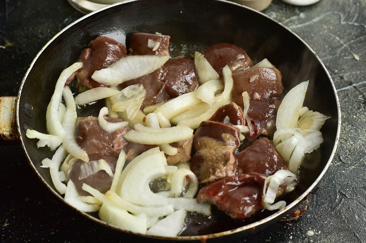 Stroganoff liver - a favorite Soviet dish