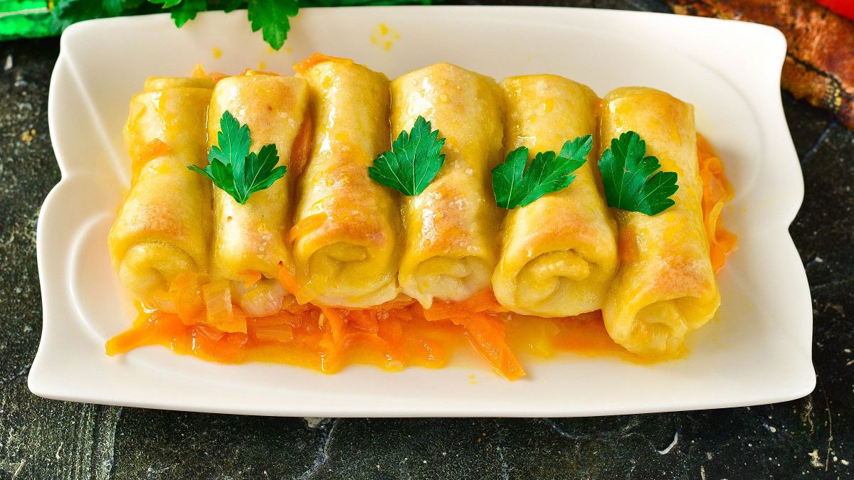 Pelmeni dough rolls with minced meat in the oven – tender and juicy