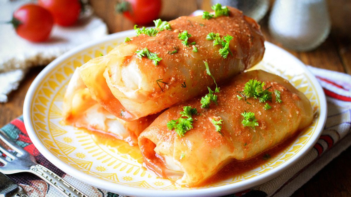Stuffed cabbage “Like a grandmother” – a delicious dish from childhood