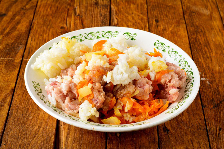 Stuffed cabbage "Like a grandmother" - a delicious dish from childhood