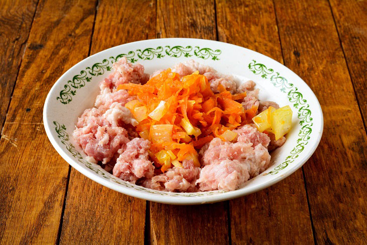 Stuffed cabbage "Like a grandmother" - a delicious dish from childhood