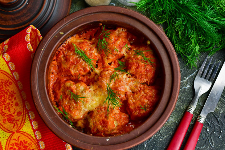 Lazy sorcerers with minced meat in the oven - a chic meat dish