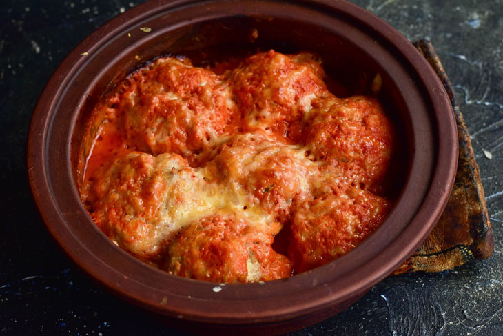 Lazy sorcerers with minced meat in the oven - a chic meat dish