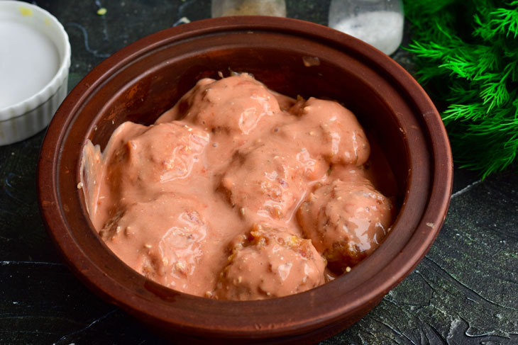 Lazy sorcerers with minced meat in the oven - a chic meat dish