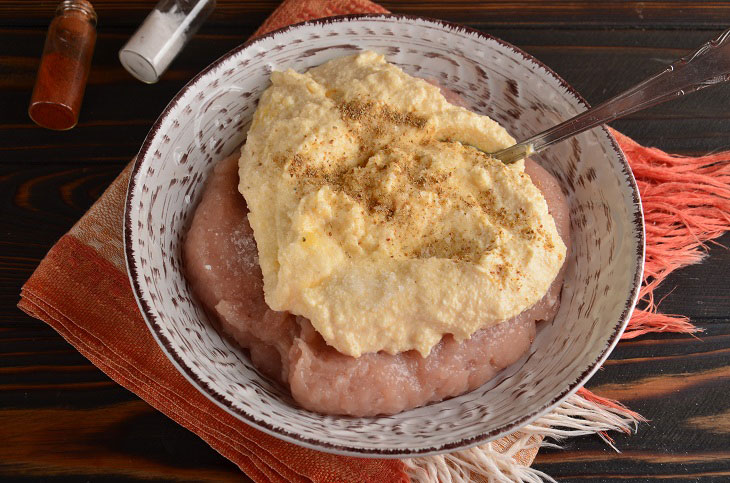 Chicken cutlets with cottage cheese - incredibly juicy and tasty