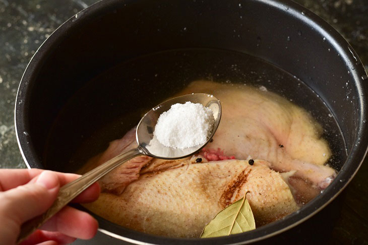 Homemade duck jelly in a slow cooker-pressure cooker - very tasty and satisfying