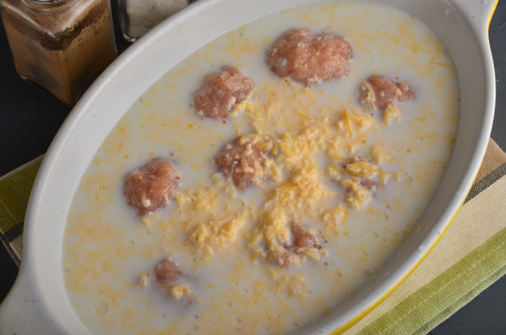 Creamy meatballs in the oven - very tasty and juicy