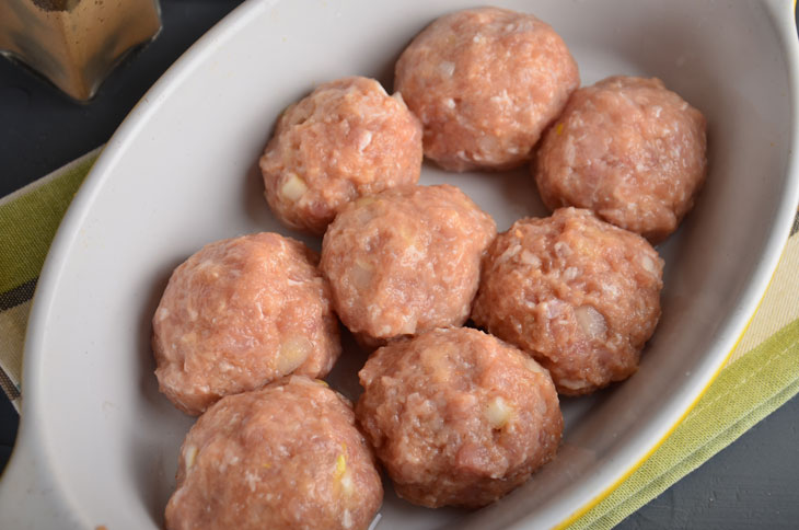 Creamy meatballs in the oven - very tasty and juicy