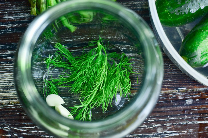 Cucumbers for the winter without seaming - a quick and easy recipe