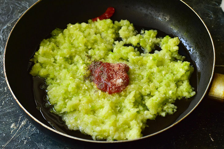 Squash caviar in a hurry - a special aroma and taste