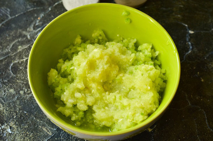 Squash caviar in a hurry - a special aroma and taste