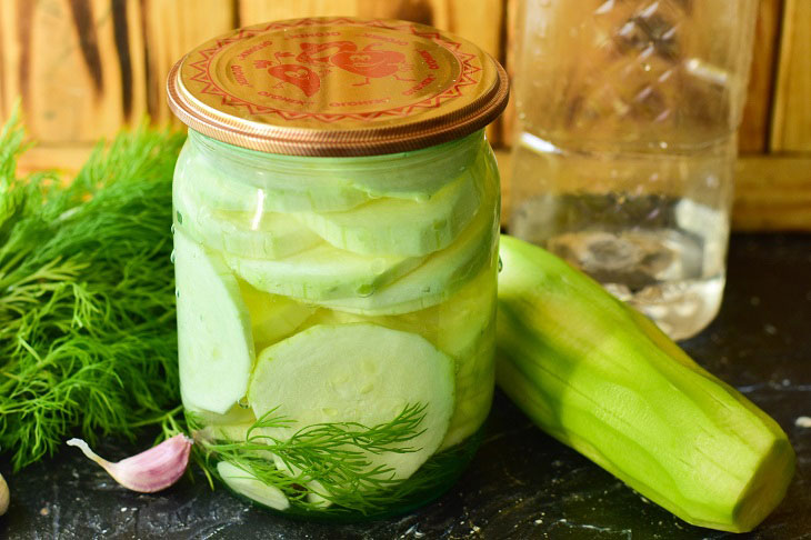 Pickled zucchini with garlic for the winter - crispy and fragrant