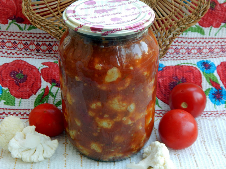 Cauliflower in tomato is a great snack at any time of the year