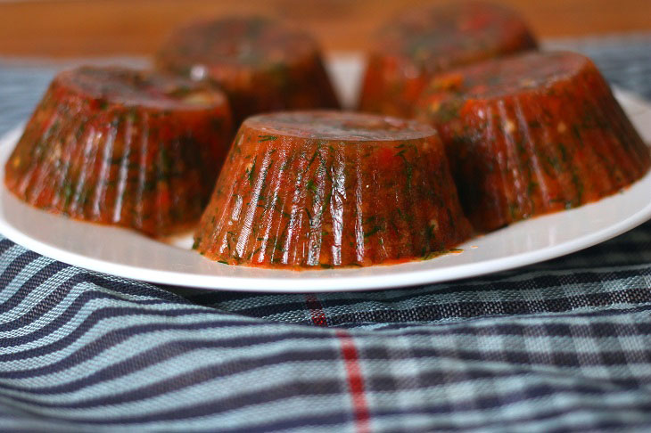 Tomato sauce from tomatoes and sweet peppers - freezing for the winter