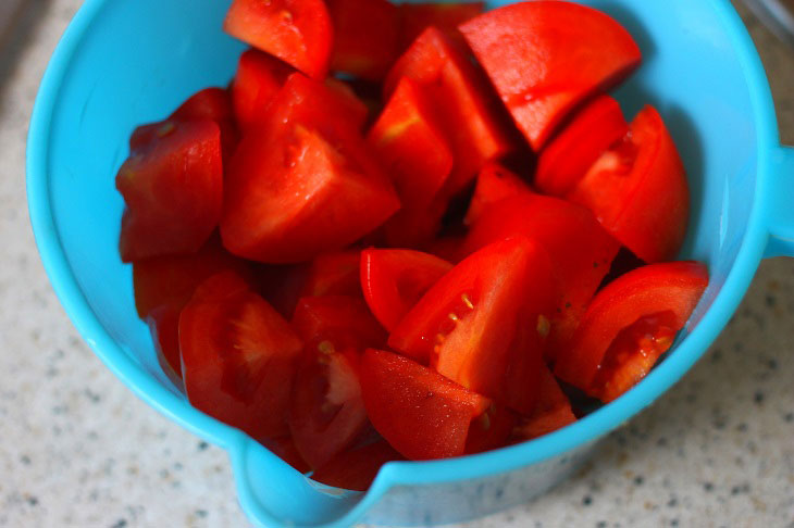 Tomato sauce from tomatoes and sweet peppers - freezing for the winter