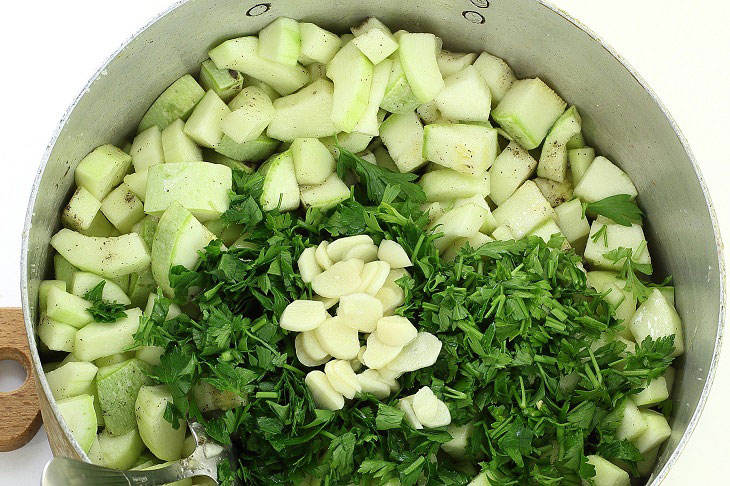 Zucchini like milk mushrooms for the winter - juicy, fragrant and tasty