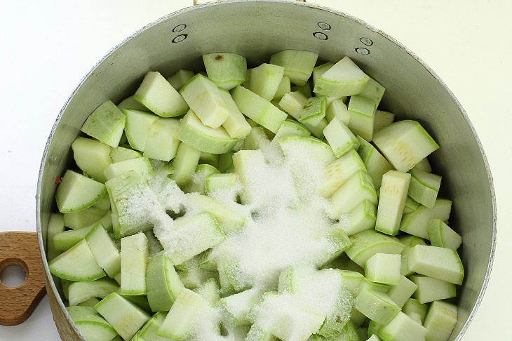 Zucchini like milk mushrooms for the winter - juicy, fragrant and tasty