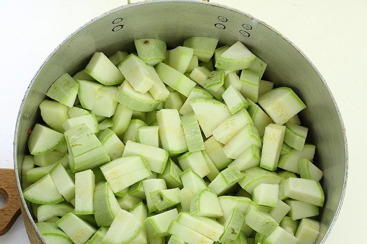 Zucchini like milk mushrooms for the winter - juicy, fragrant and tasty