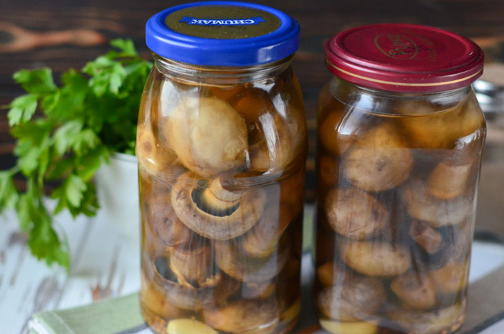 Whole champignons marinated for the winter - impossible to break away