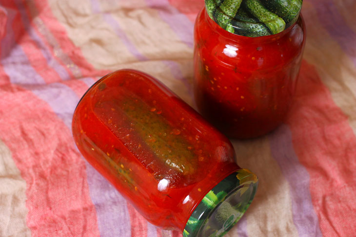 Cucumbers in tomato sauce for the winter - a step by step recipe with a photo