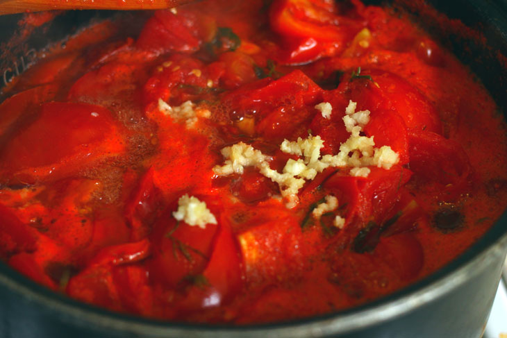 Cucumbers in tomato sauce for the winter - a step by step recipe with a photo