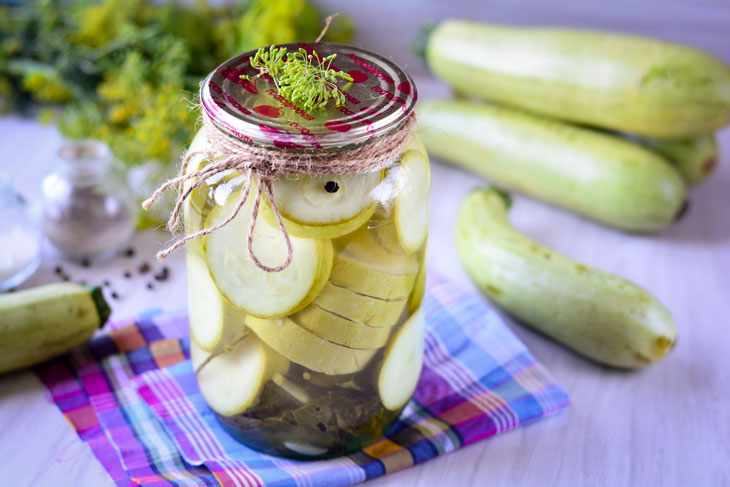 Crispy zucchini for the winter - a surprisingly tasty snack